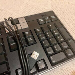 Dell Y-U0003-DEL5 U473D USB Multimedia Keyboard W/ 2 USB PORTS